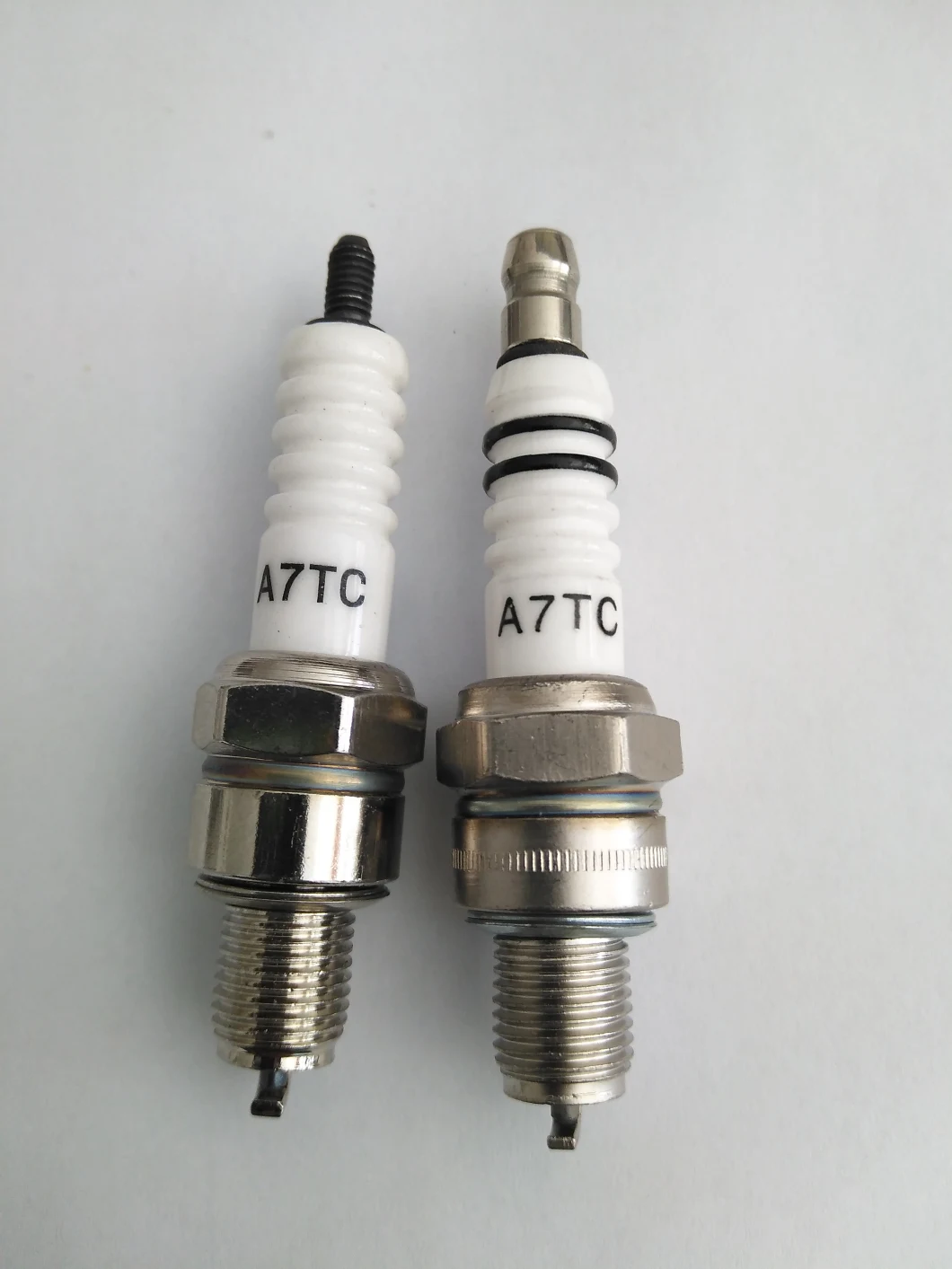 A7tc C7hsa Colorful Ceramics Iridium CD70 Motorcycle Spark Plug